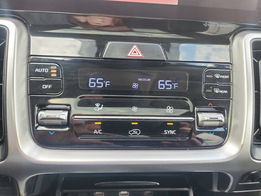 Used 2022 Kia Sorento S w/ Panoramic Sunroof Package AWD/4WD image 24