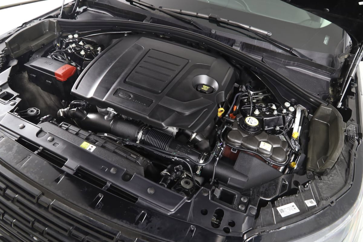 Used 2025 Land Rover Range Rover Velar Dynamic SE image 20