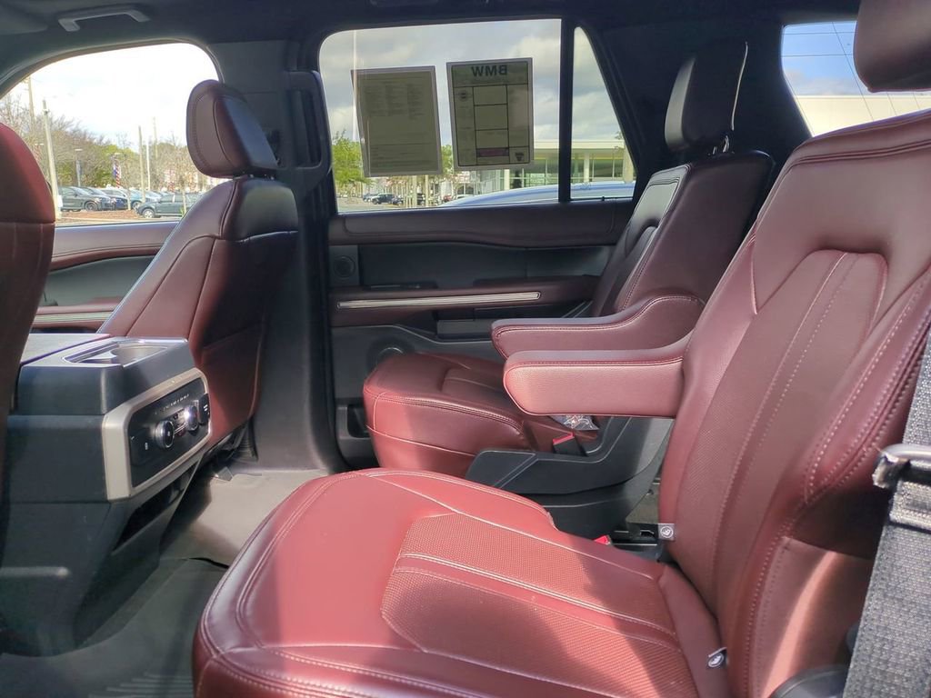 Used 2024 Ford Expedition Limited image 13