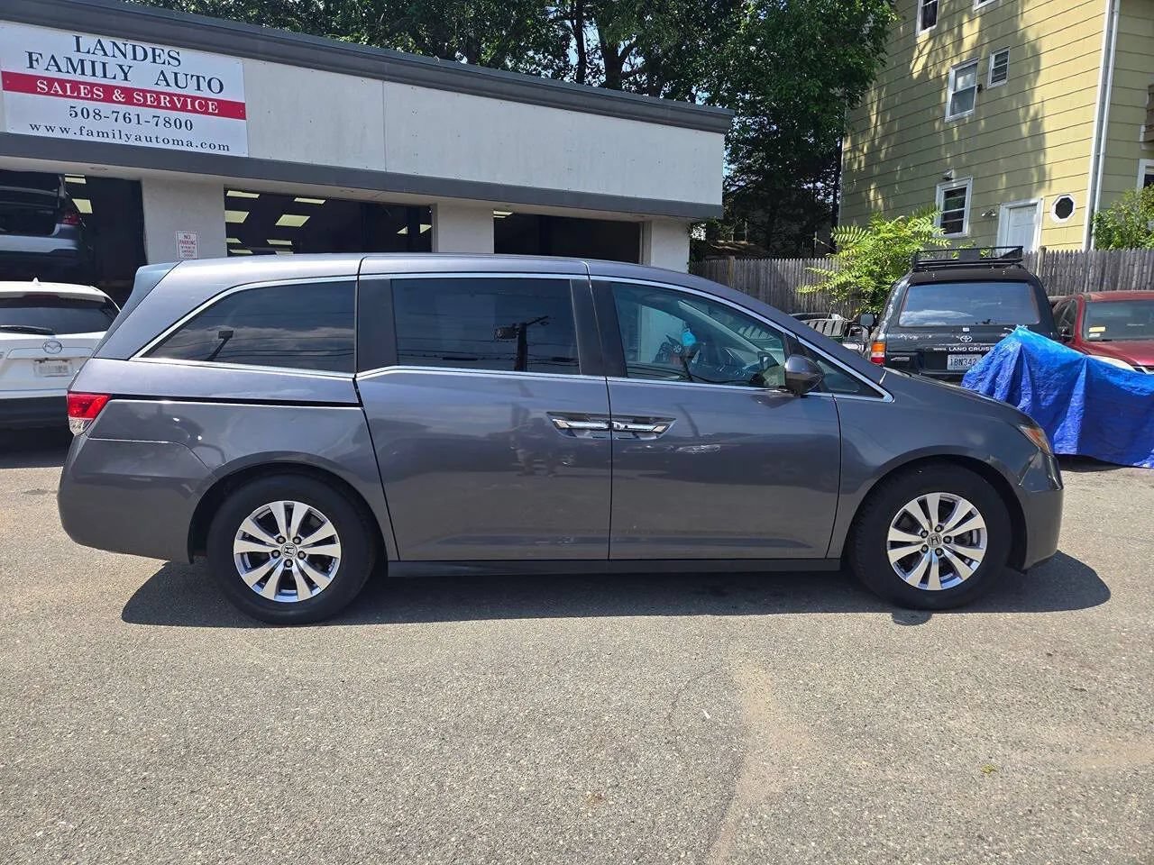 Used 2017 Honda Odyssey EX image 3