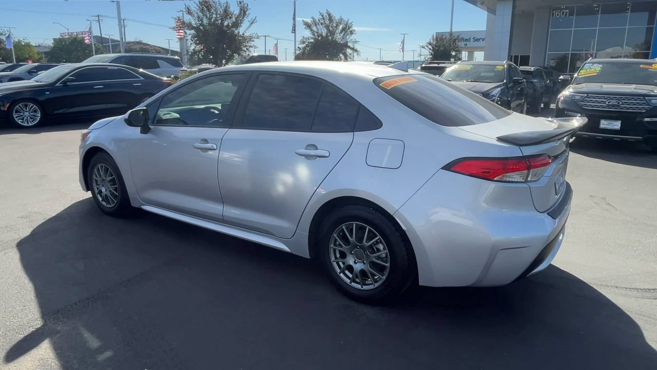 Used 2022 Toyota Corolla LE FWD image 5