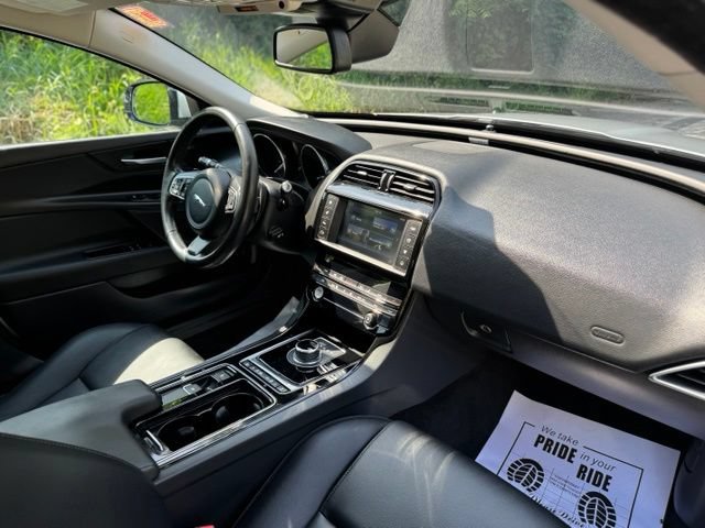 Used 2018 Jaguar XE Premium AWD/4WD image 19