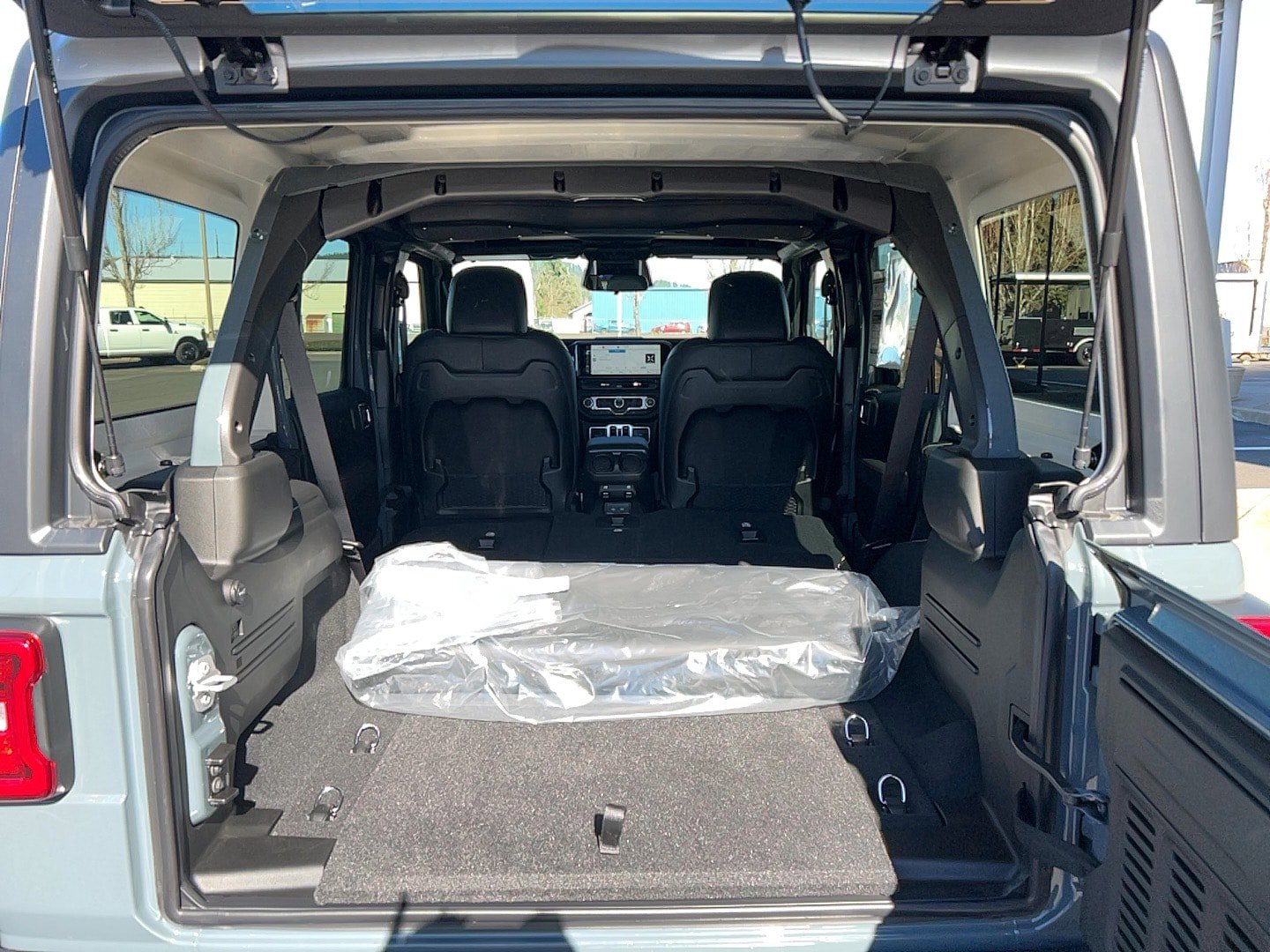 New 2026 Jeep Wrangler Unlimited Rubicon AWD/4WD image 28