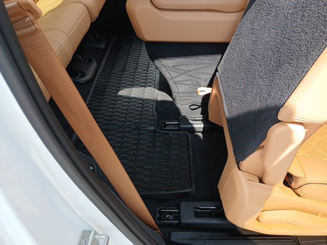 Used 2024 Jeep Grand Wagoneer Series III w/ Rear Seat Video Group 1 AWD/4WD image 21