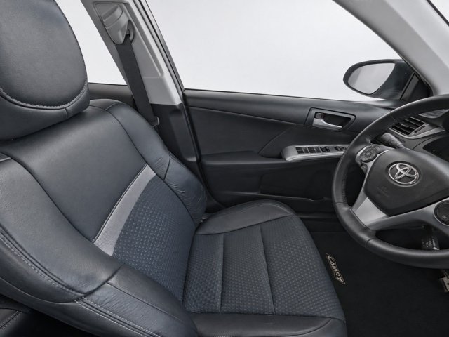 Used 2012 Toyota Camry SE FWD image 24