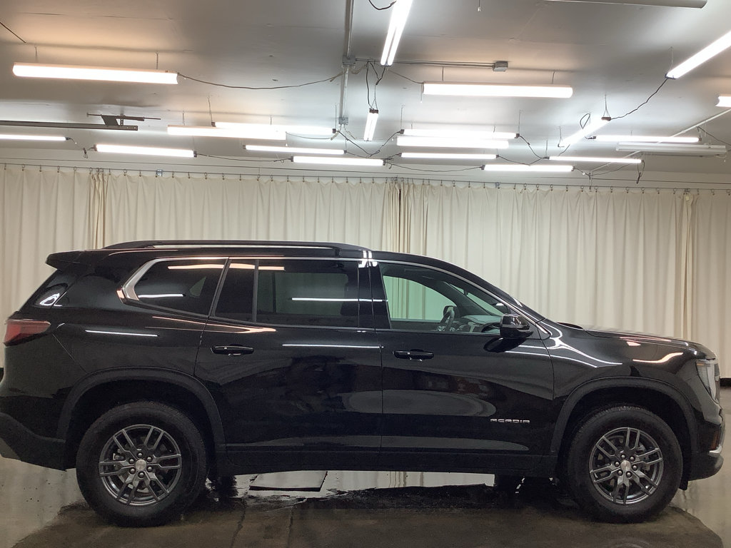 Used 2025 GMC Acadia Elevation FWD image 4