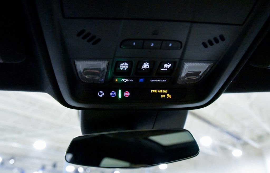 Used 2024 Cadillac XT4 Premium Luxury image 34