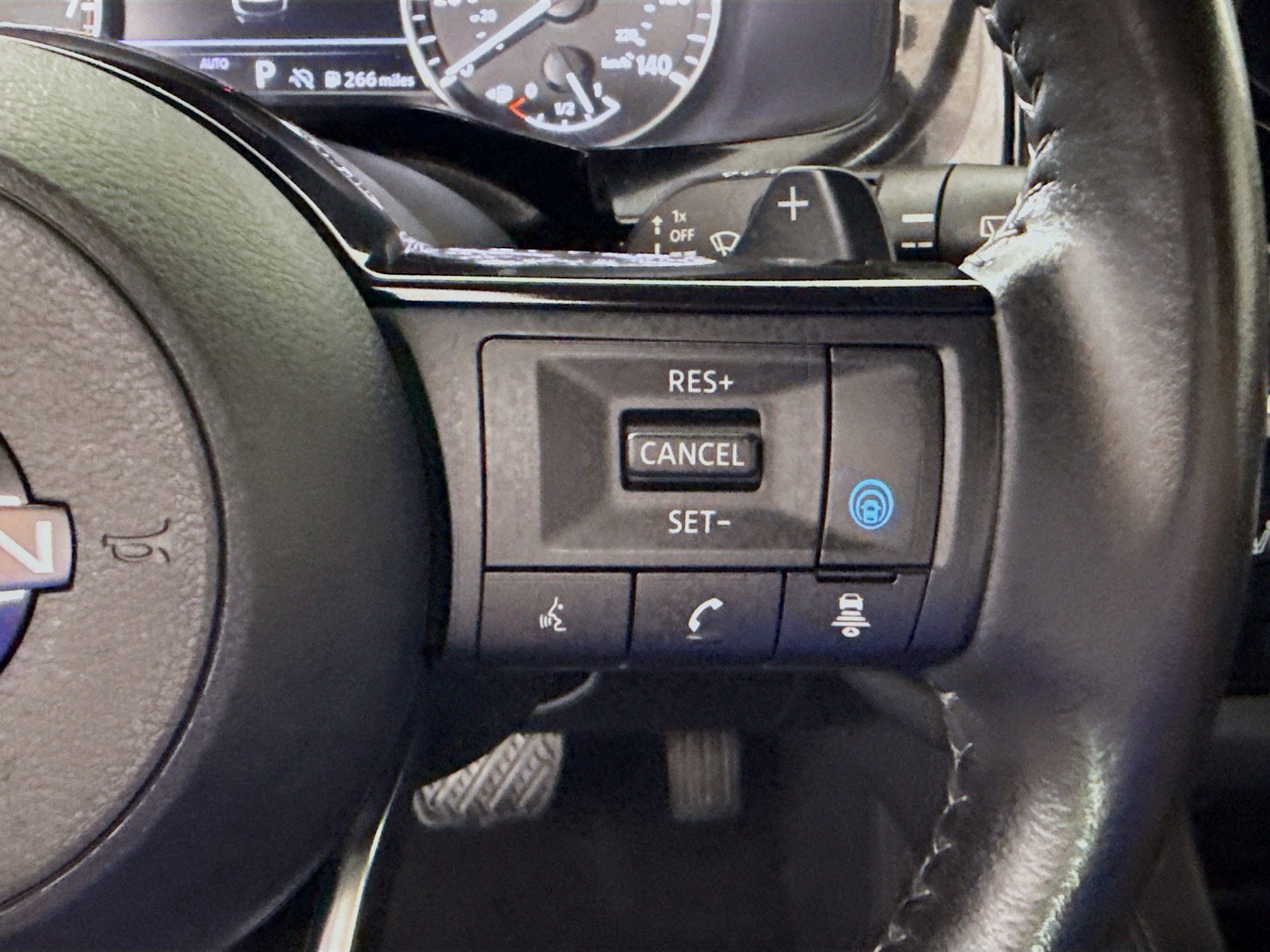 Used 2023 Nissan Pathfinder SL AWD/4WD image 15