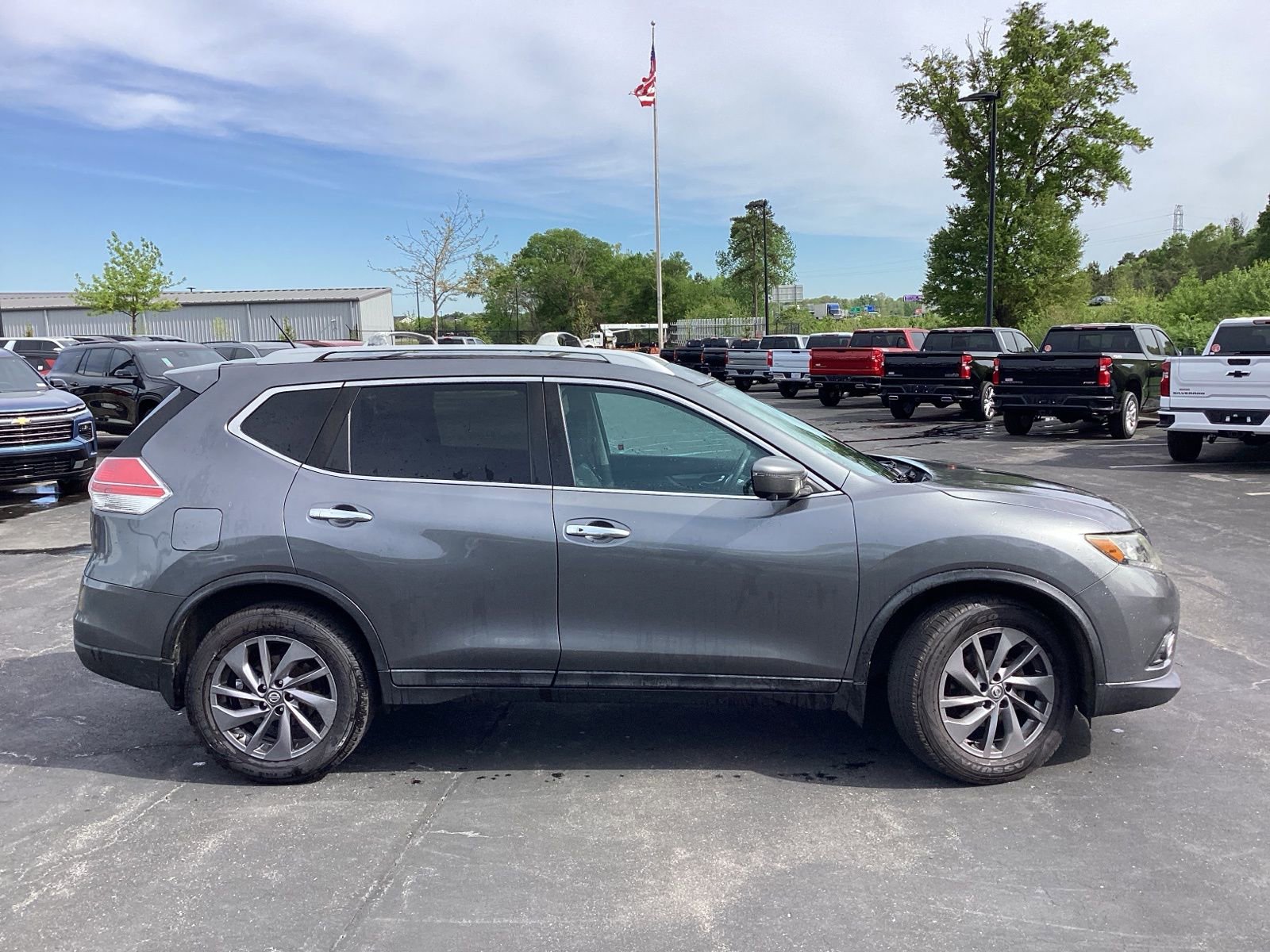 Used 2016 Nissan Rogue SL w/ SL Premium Package image 5