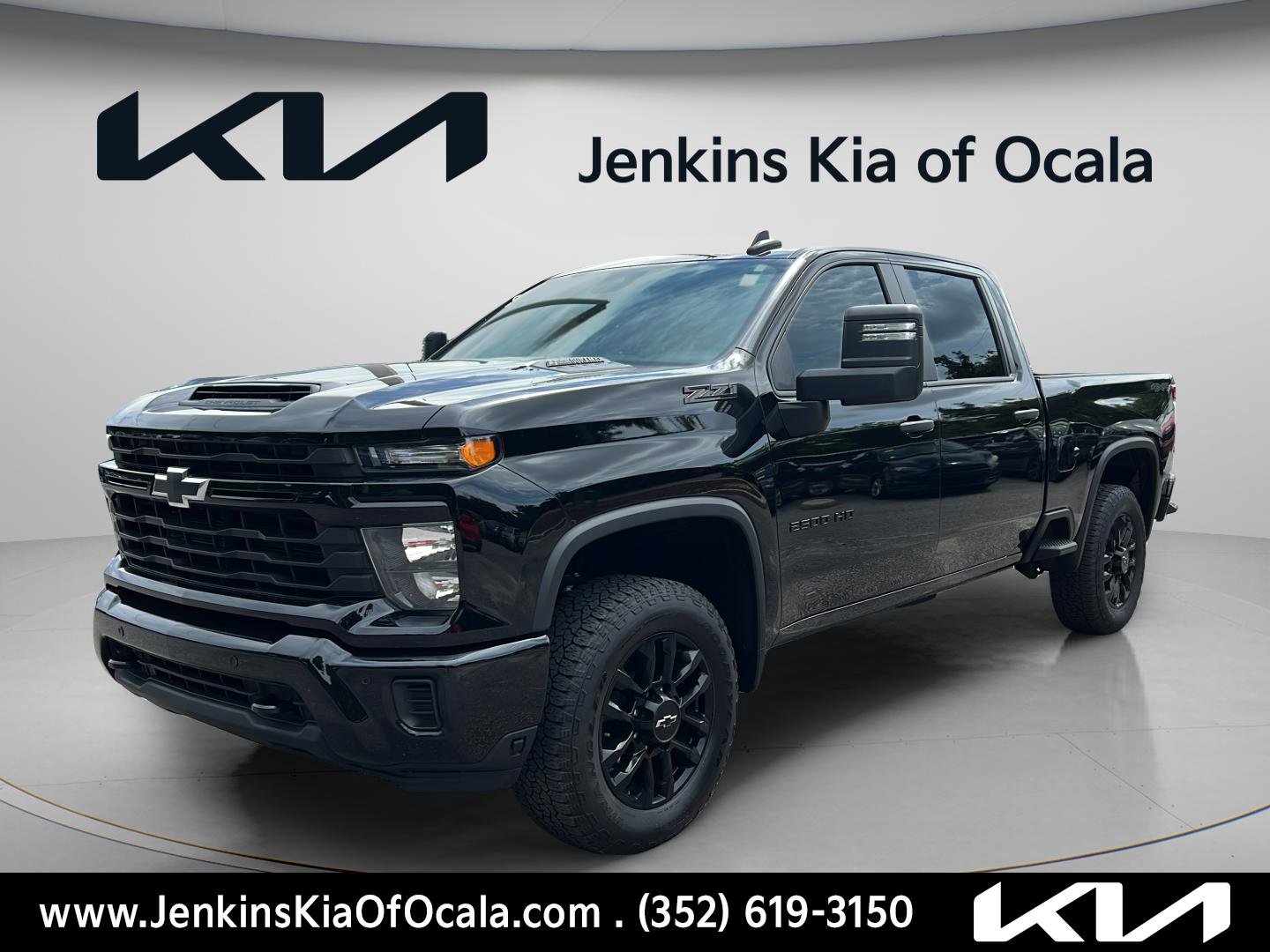 Used 2025 Chevrolet Silverado 2500 Custom w/ Custom Value Package AWD/4WD image 7