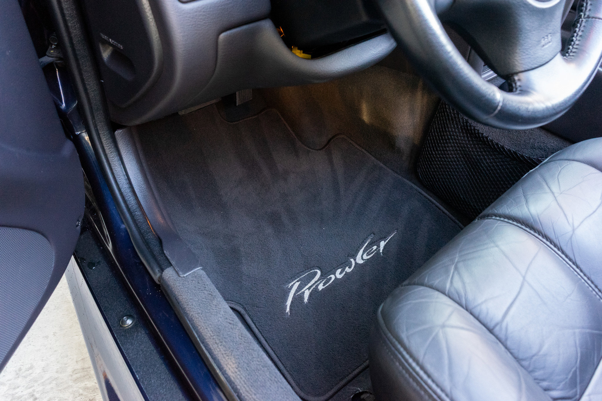 Used 2001 Chrysler Prowler image 23