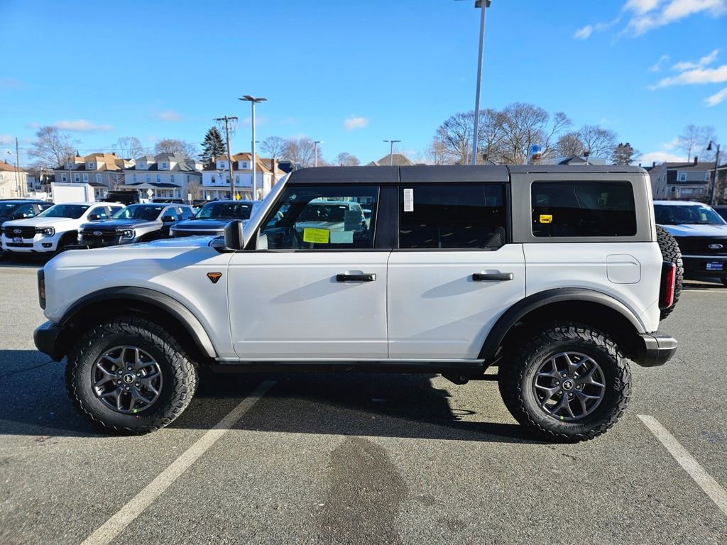New 2025 Ford Bronco Badlands image 2