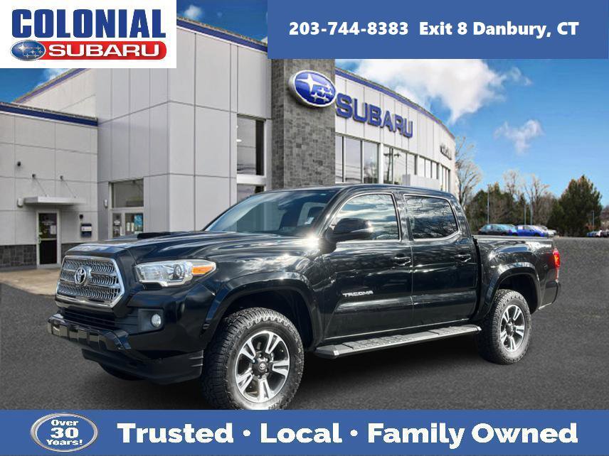 Used 2017 Toyota Tacoma TRD Sport image 1