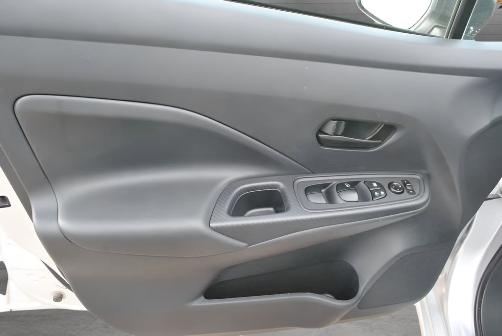 Used 2023 Nissan Versa S FWD image 19