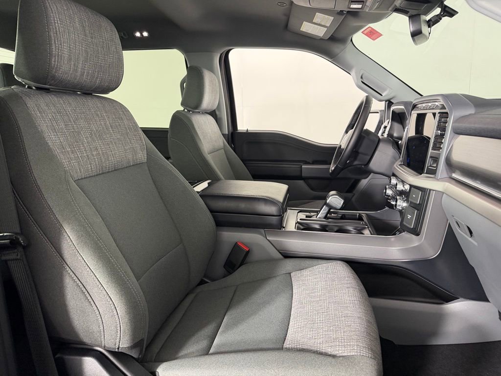 Used 2023 Ford F150 Lightning XLT image 31