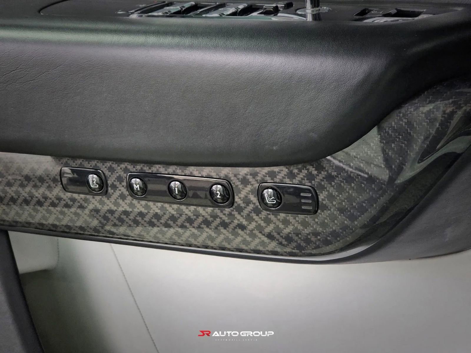 Used 2020 Rolls-Royce Cullinan Black Badge image 26