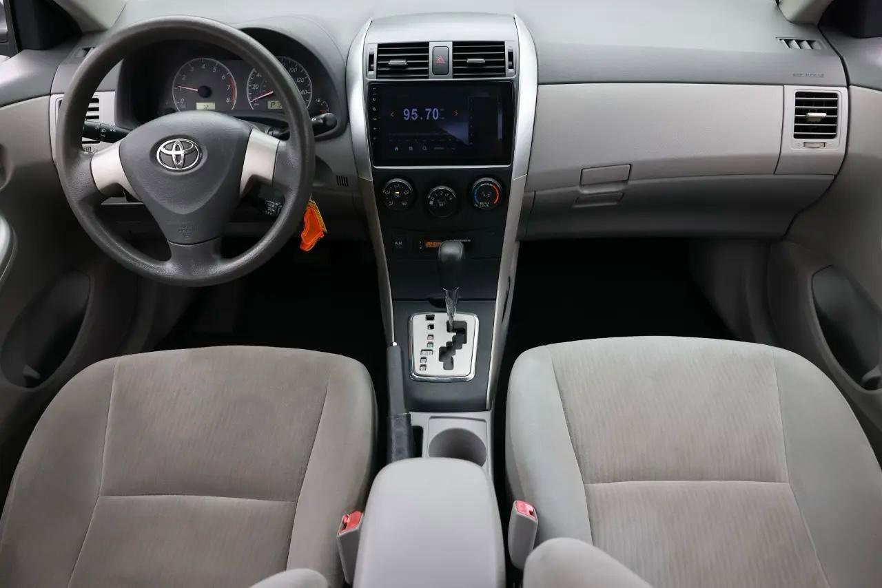 Used 2010 Toyota Corolla LE FWD image 2