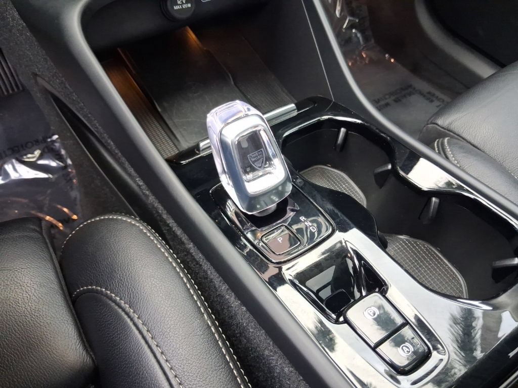 Used 2023 Volvo XC40 B4 Plus w/ Driver Assist Package FWD image 23