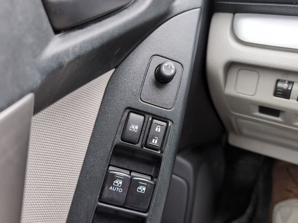 Used 2015 Subaru Forester 2.5i AWD/4WD image 9