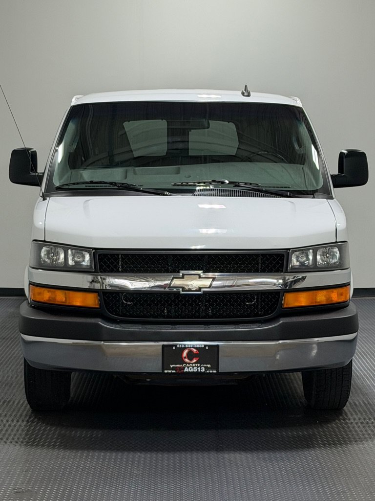 Used 2017 Chevrolet Express 3500 LT w/ LT Preferred Equipment Group RWD image 3