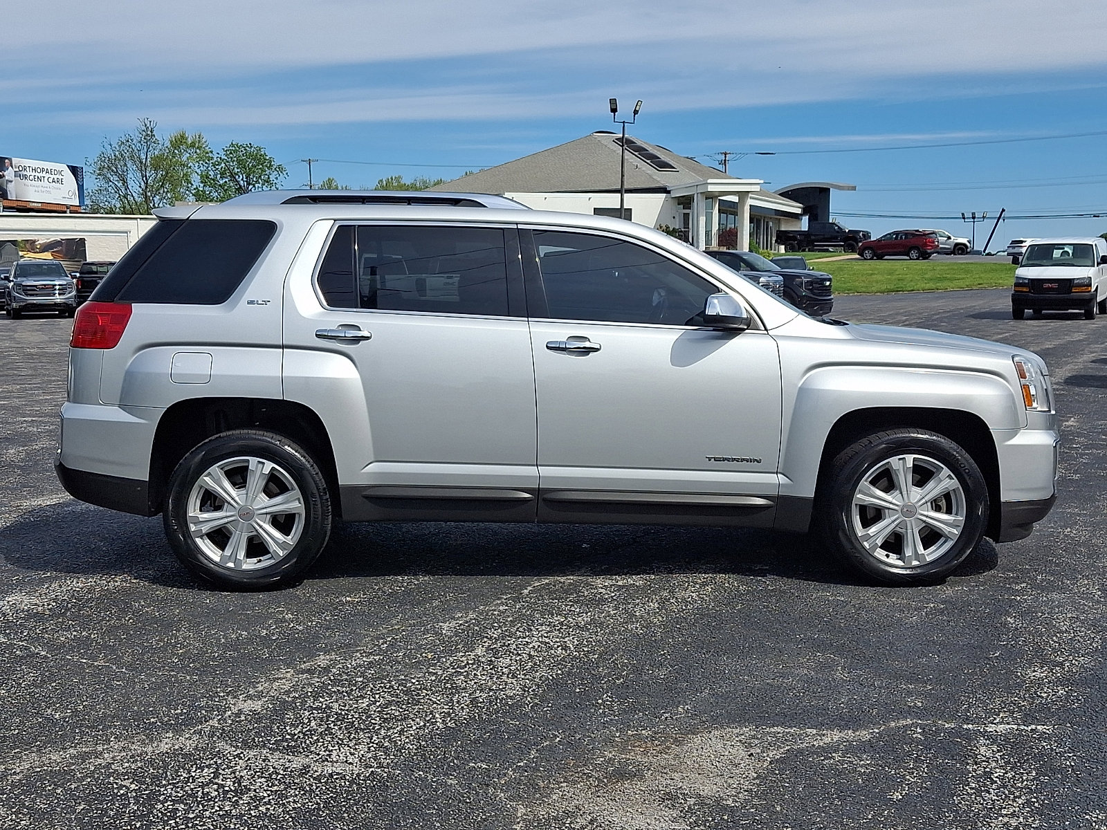 Used 2016 GMC Terrain SLT w/ Open Road Package AWD/4WD image 8