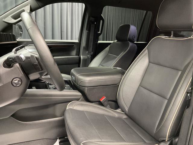 Used 2025 Chevrolet Suburban Premier AWD/4WD image 14