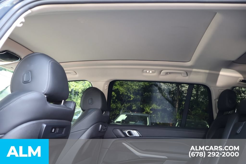 Used 2022 BMW X7 xDrive40i w/ Parking Assistance Package AWD/4WD image 18