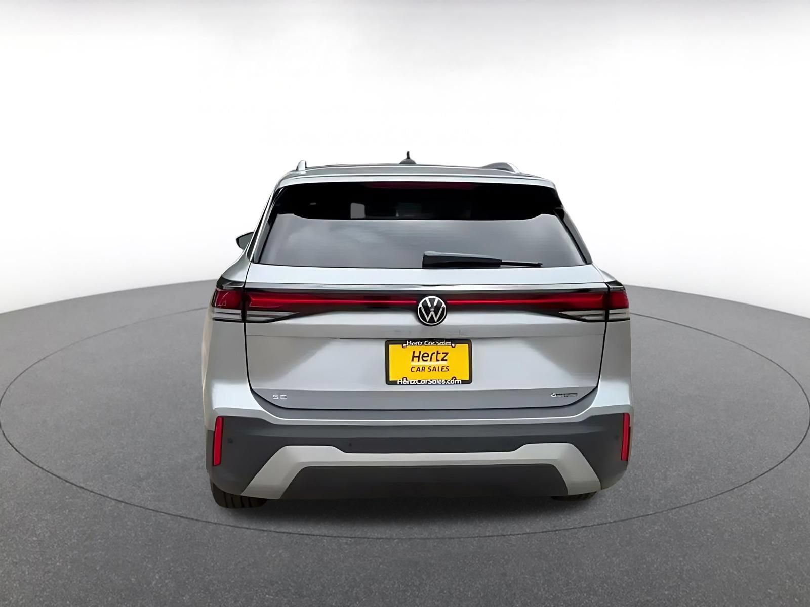 Used 2026 Volkswagen Tiguan SE AWD/4WD image 12