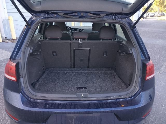 Used 2018 Volkswagen Golf 4-Door FWD image 7