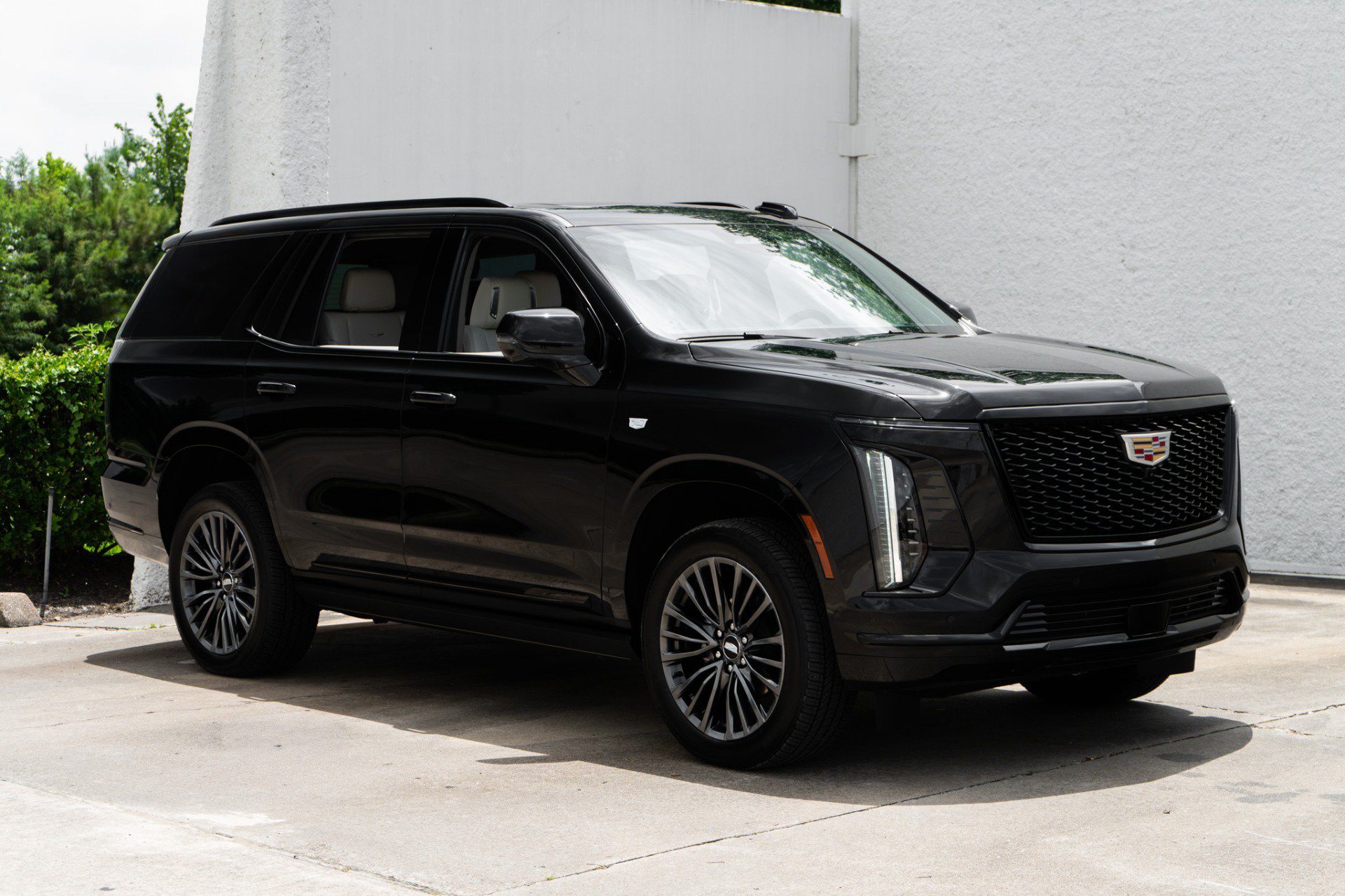 Used 2026 Cadillac Escalade Platinum Sport w/ LPO, Floor Liner Package AWD/4WD image 2