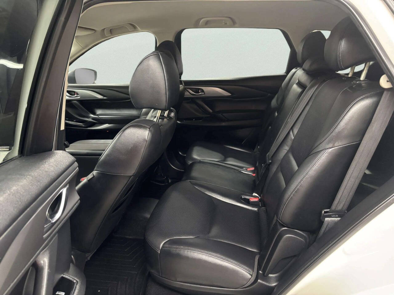 Used 2018 MAZDA CX-9 Touring AWD/4WD image 17