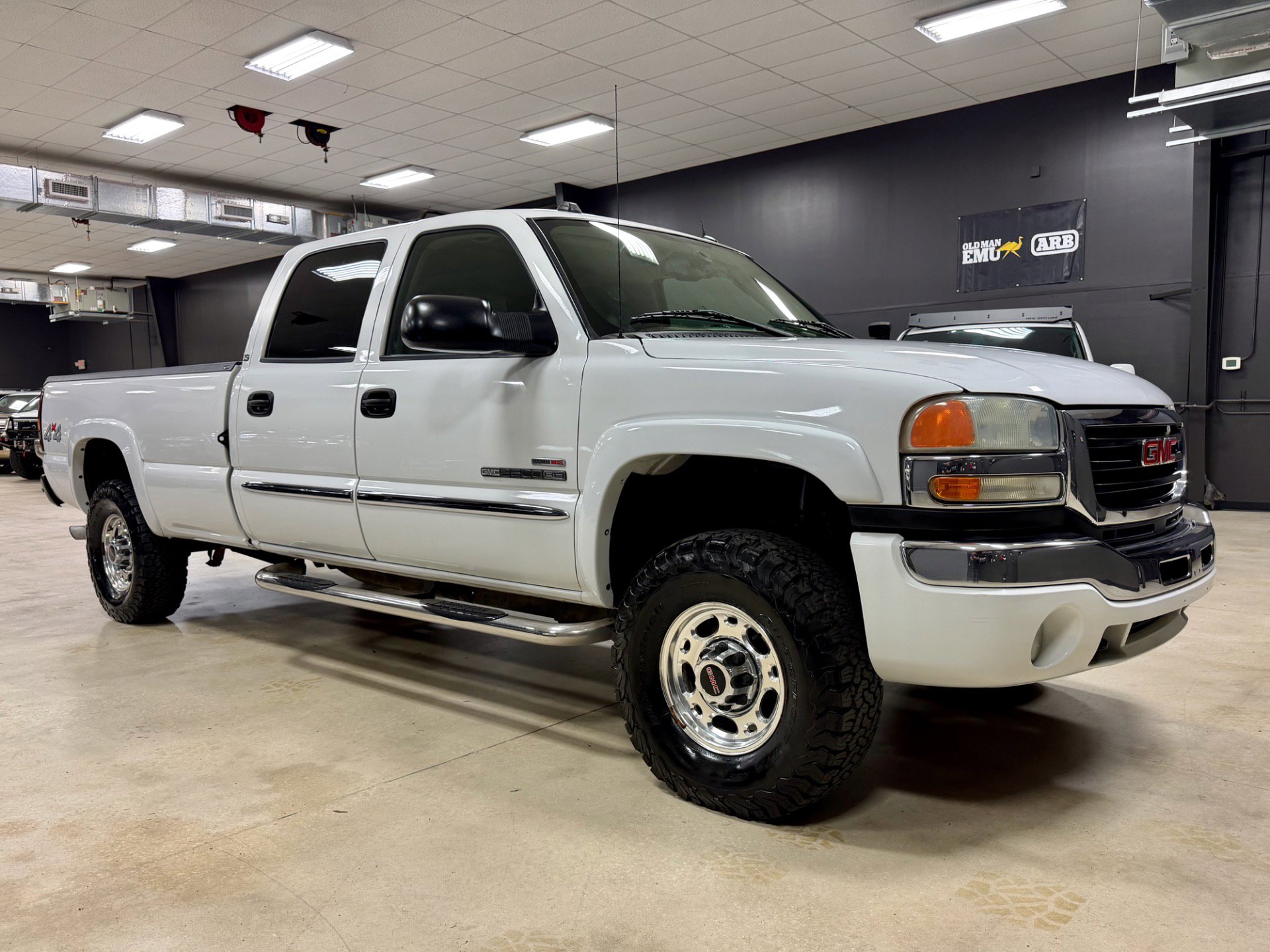 Used 2004 GMC Sierra 2500 SLT w/ Heavy-Duty Power Package AWD/4WD image 5