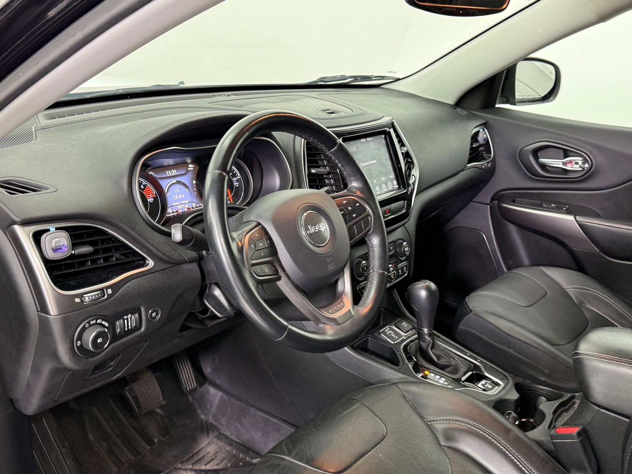 Used 2019 Jeep Cherokee Limited image 4