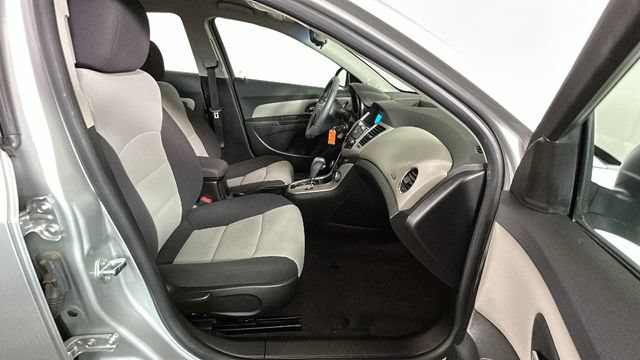 Used 2014 Chevrolet Cruze LS FWD image 26