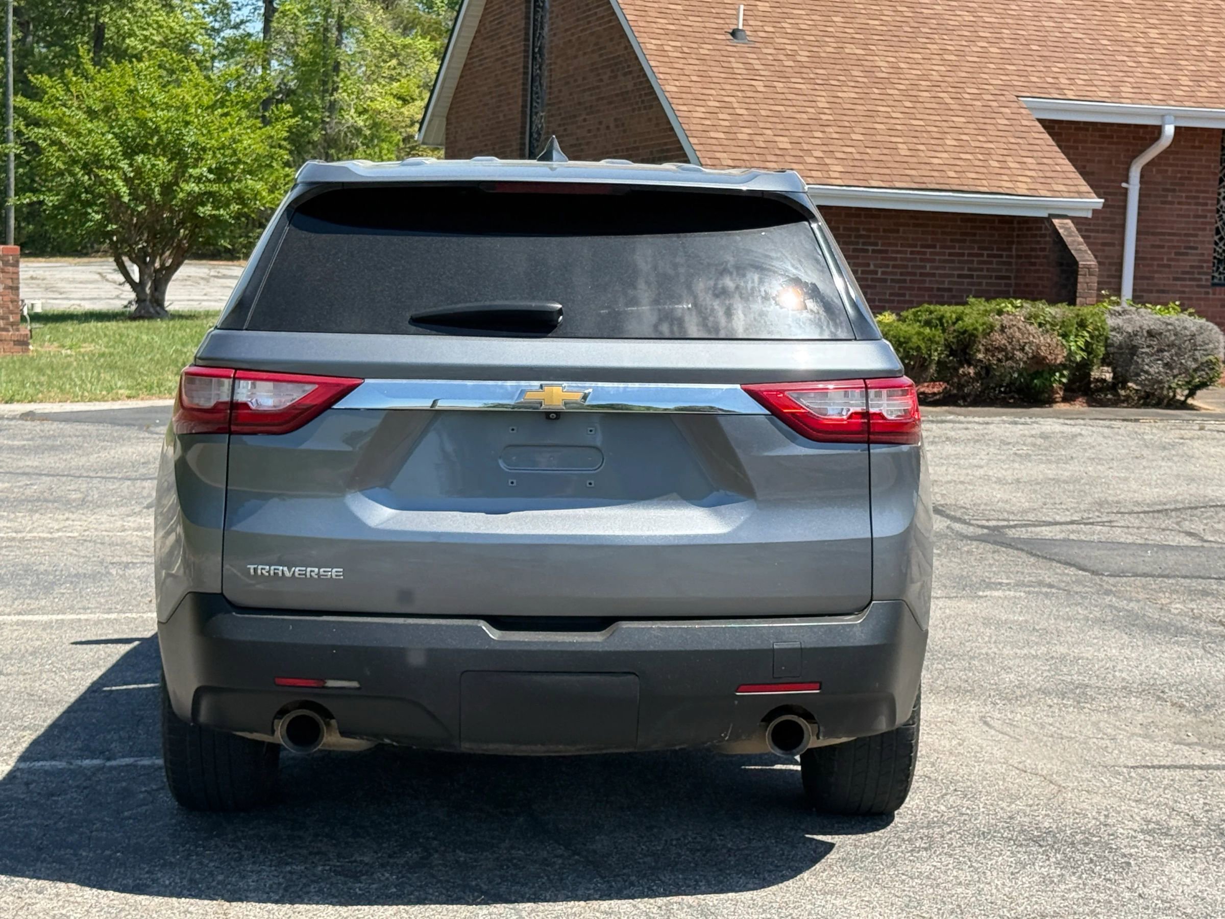 Used 2021 Chevrolet Traverse LS FWD image 5