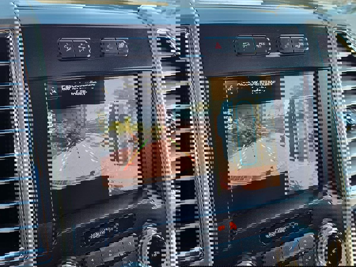 Used 2015 Ford F150 Platinum w/ Equipment Group 701A Luxury image 38