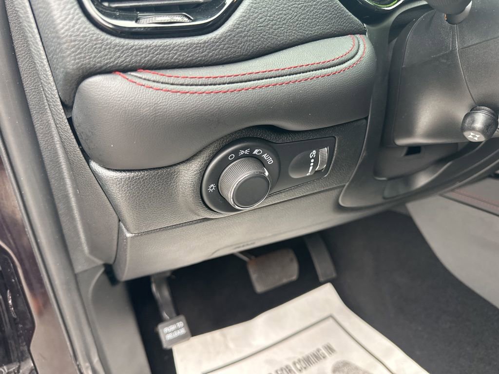 Used 2024 Dodge Durango GT image 13