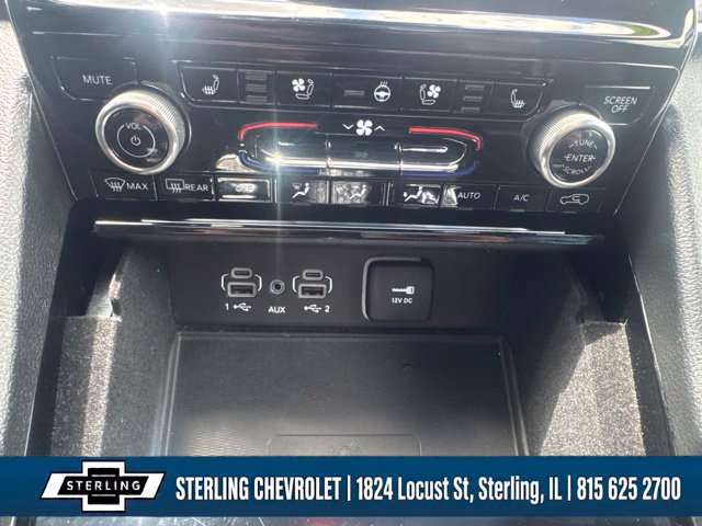 Used 2022 Jeep Grand Cherokee Overland w/ Luxury Tech Group IV AWD/4WD image 34