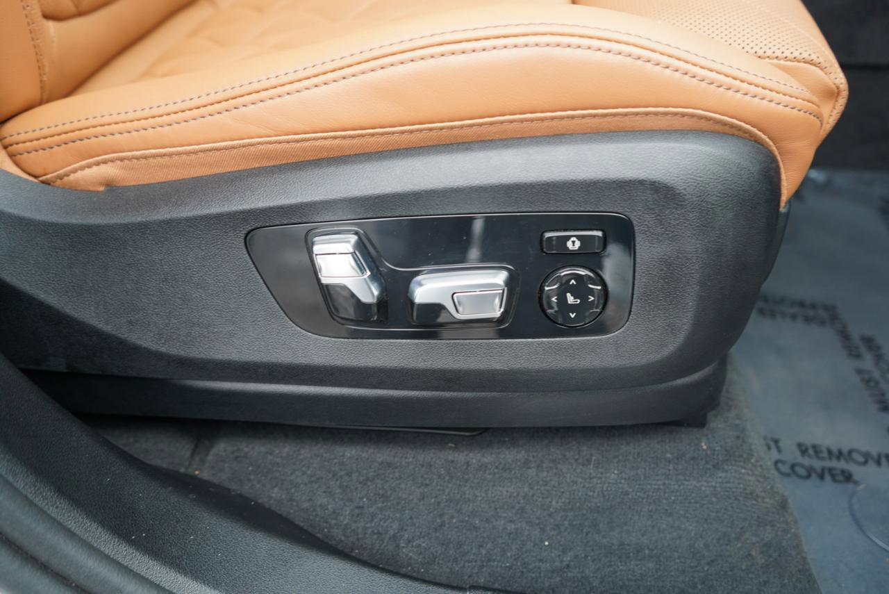 Used 2025 BMW X7 xDrive40i w/ M Sport Package image 81