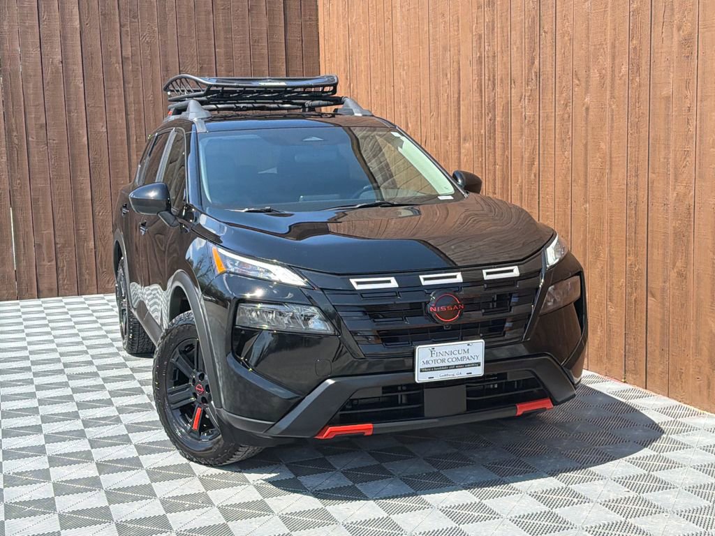 Used 2025 Nissan Rogue SV image 9