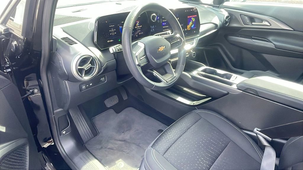 Used 2025 Chevrolet Equinox EV LT FWD image 10