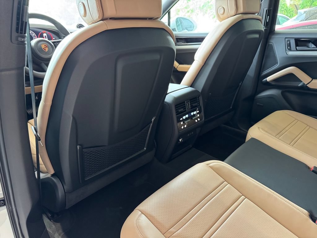 New 2026 Porsche Cayenne Coupe AWD/4WD image 23