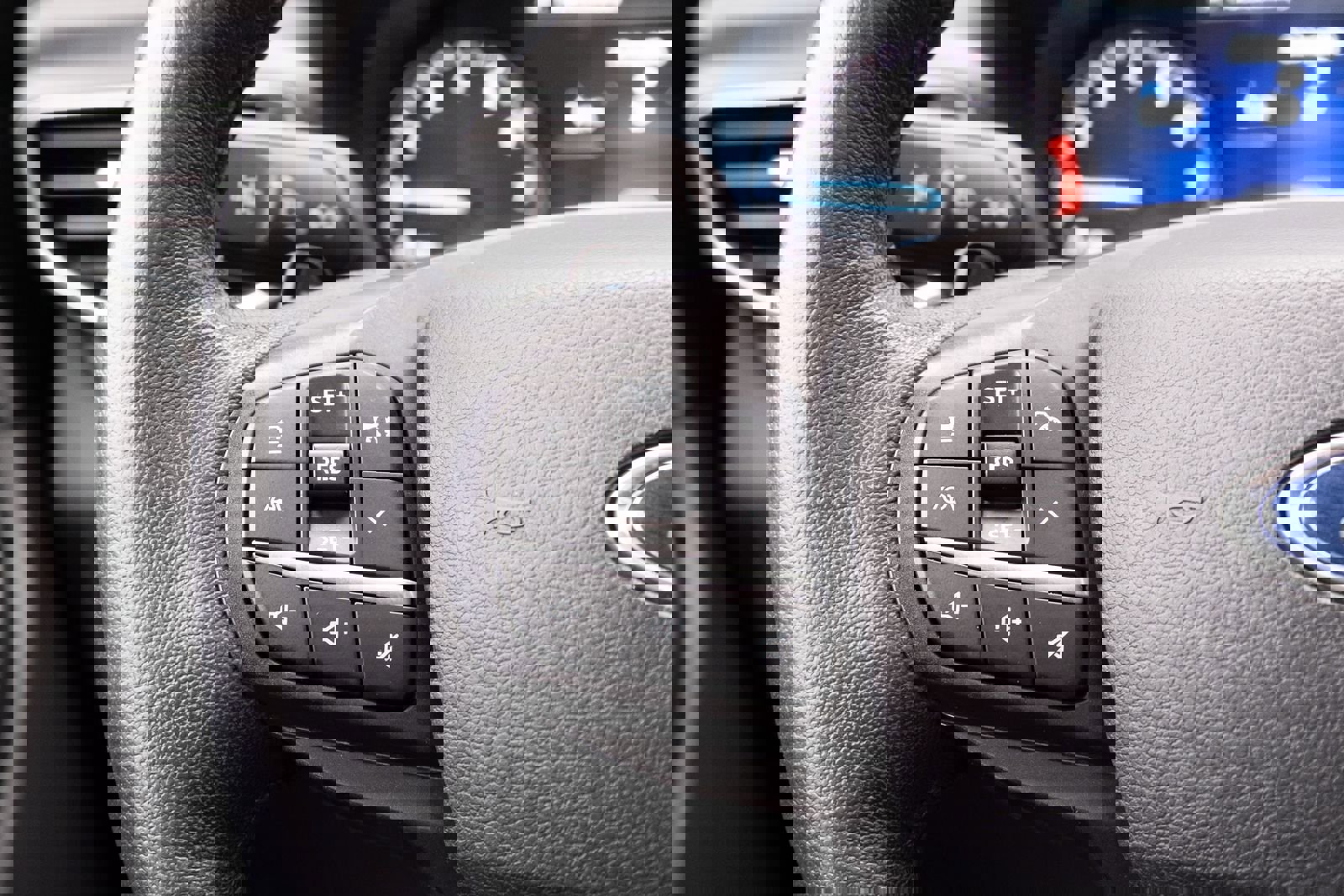 Used 2020 Ford Explorer XLT w/ Equipment Group 202A image 8