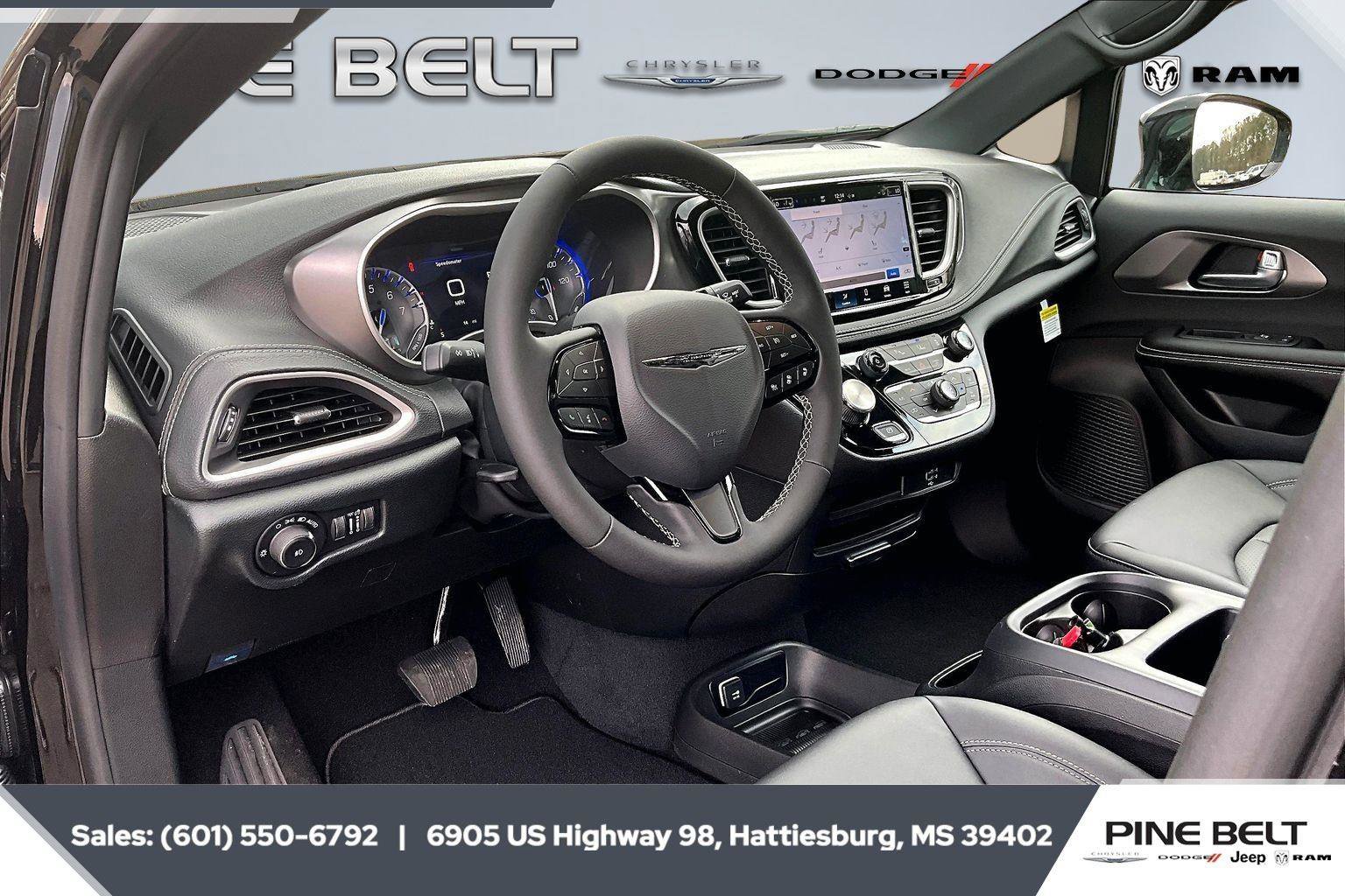 New 2026 Chrysler Pacifica Select w/ S Appearance Package image 6