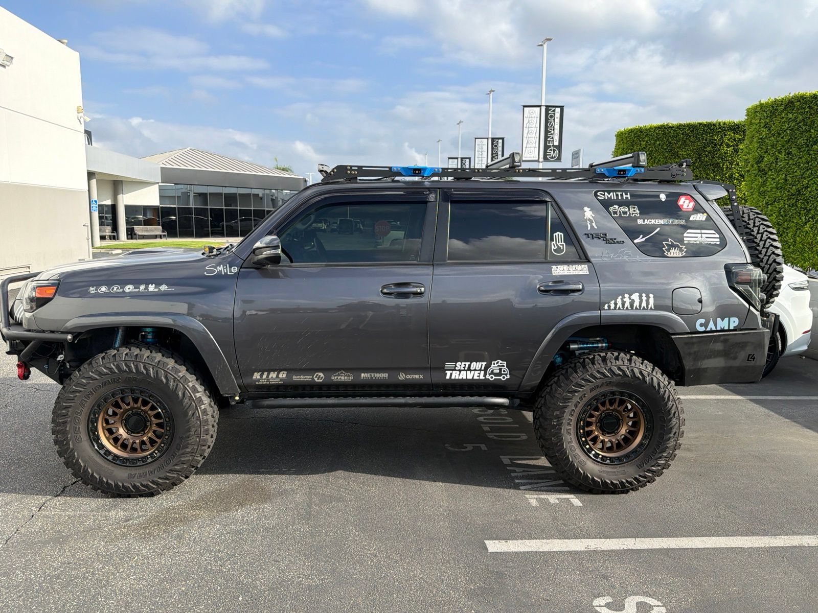 Used 2023 Toyota 4Runner TRD Off-Road Premium w/ Off Road Premium Plus Package AWD/4WD image 2
