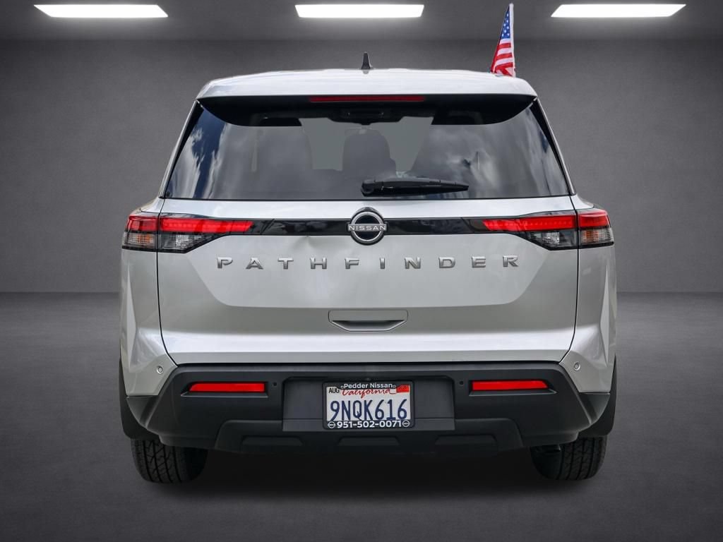 Used 2024 Nissan Pathfinder S FWD image 5