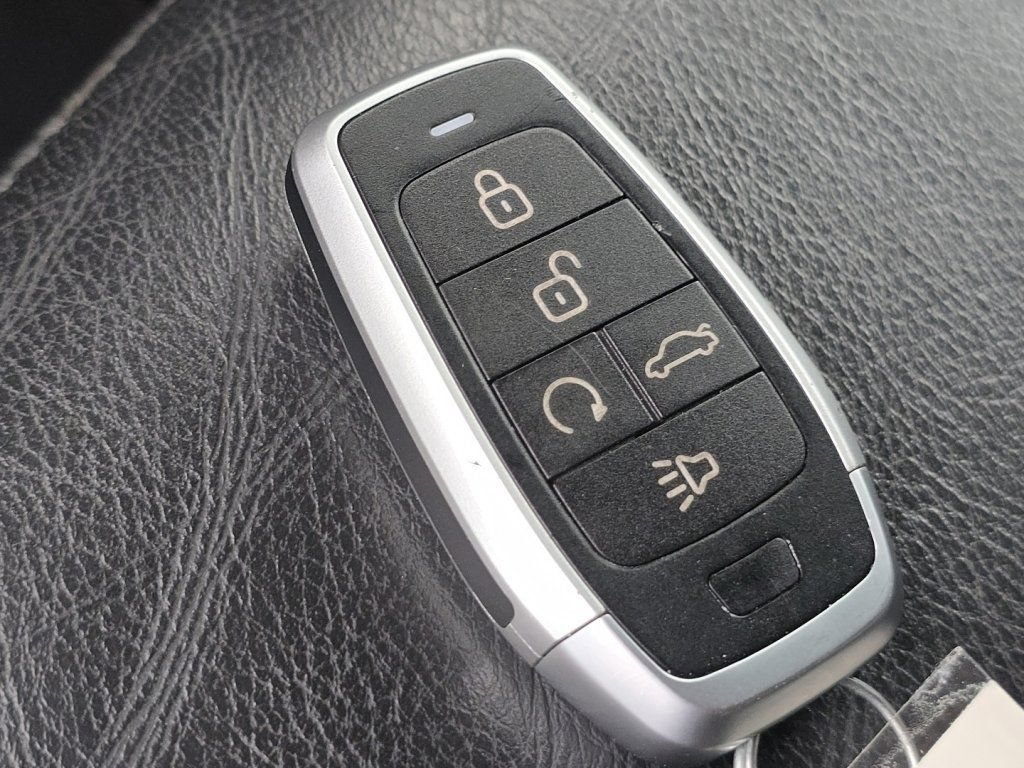 Used 2020 Jeep Renegade Limited AWD/4WD image 35