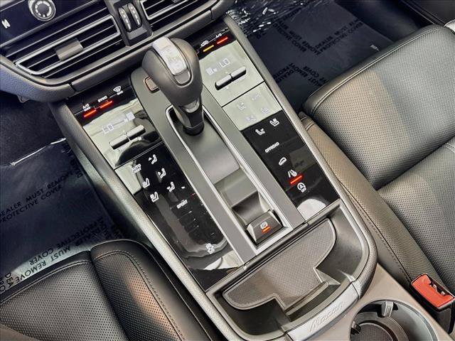 Certified 2026 Porsche Macan Turbo AWD/4WD image 18