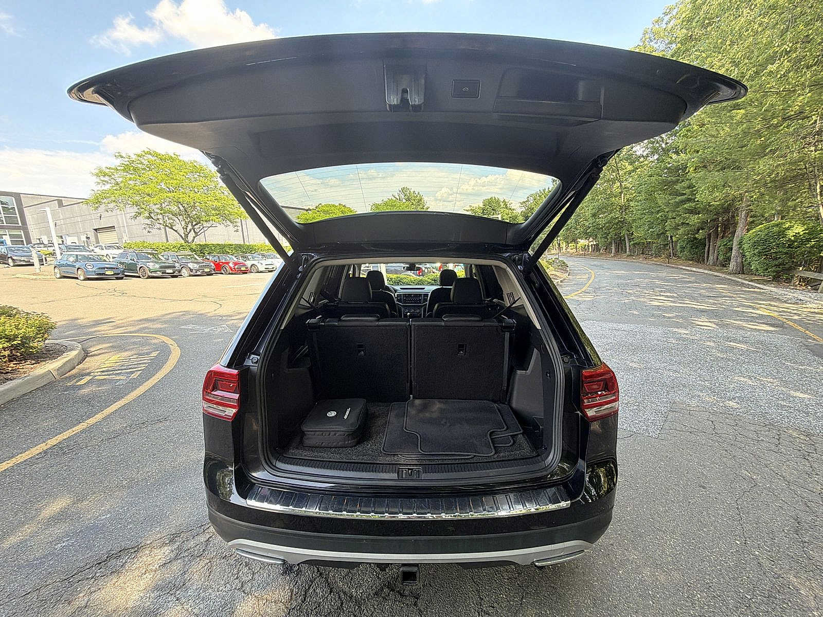 Used 2019 Volkswagen Atlas SE w/ Towing Package AWD/4WD image 27