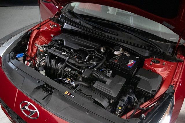 Used 2021 Hyundai Elantra Limited w/ Cargo Package image 26